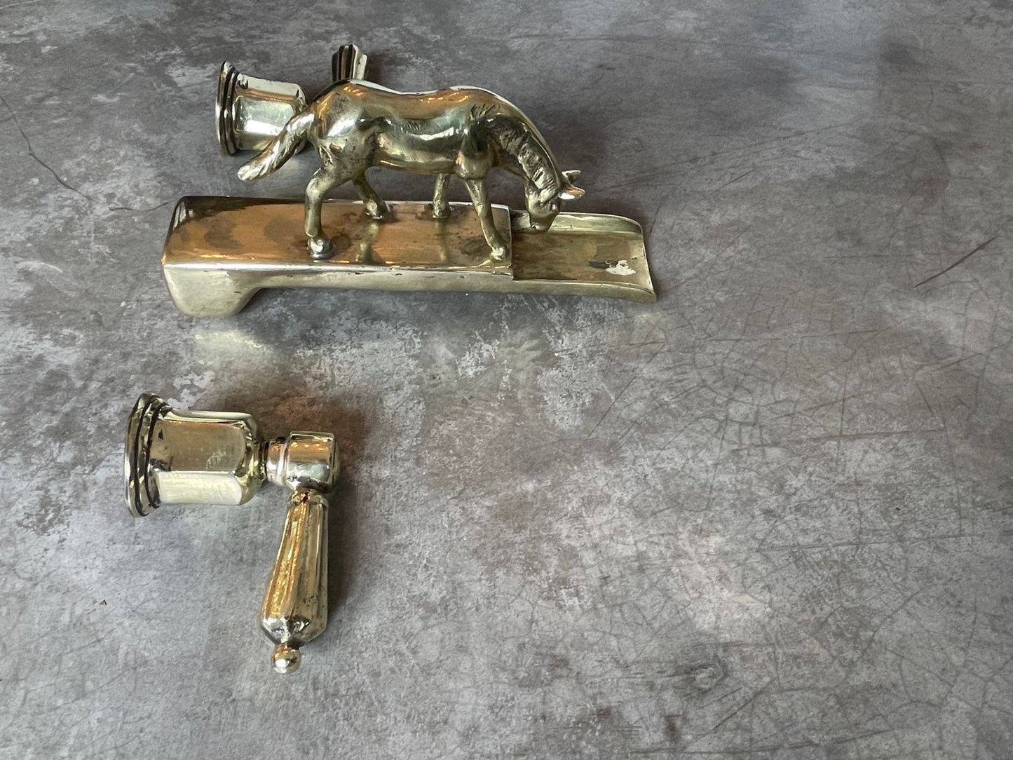 Bronze Horse Waterfall Faucet