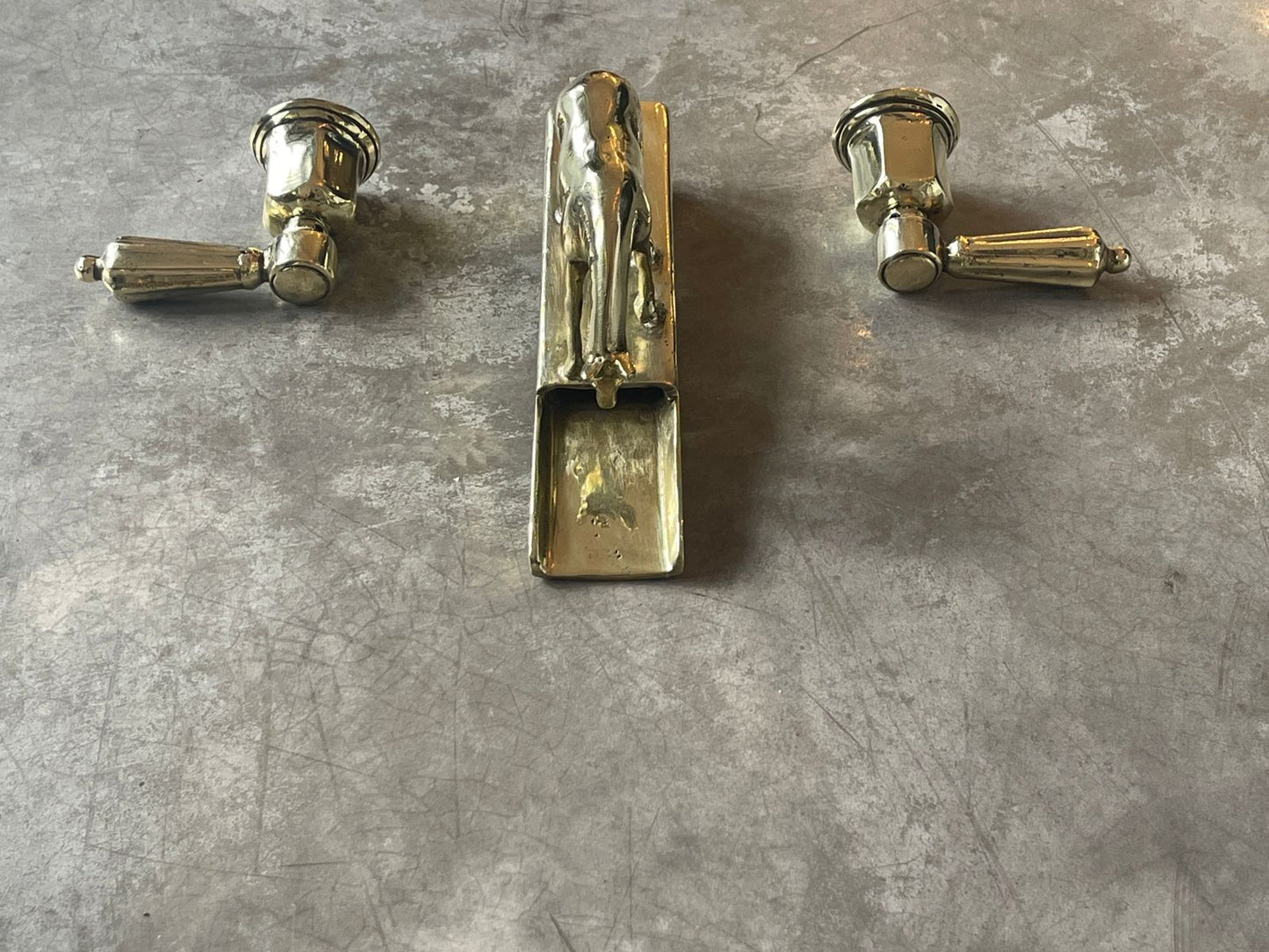 Bronze Horse Waterfall Faucet