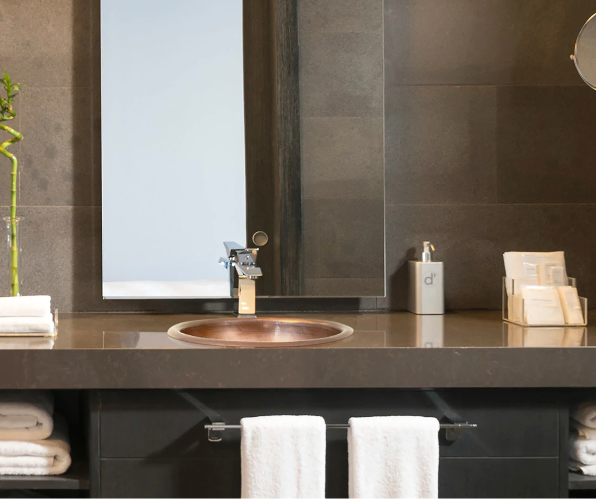 Round Hammered Copper Sink